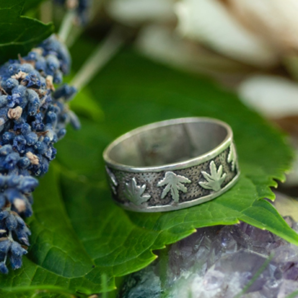 Thick Silver Band with Leaves Ring